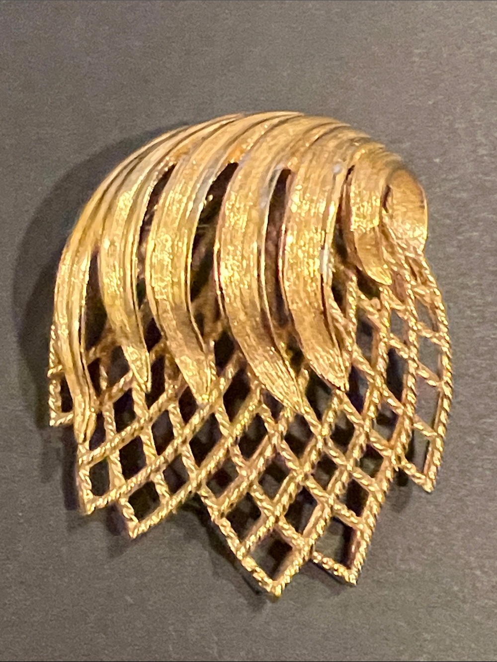 🐿️ all jewelry w squirrel is 5 for $20. Monet Gold-Tone Leaf and Lattice Brooch